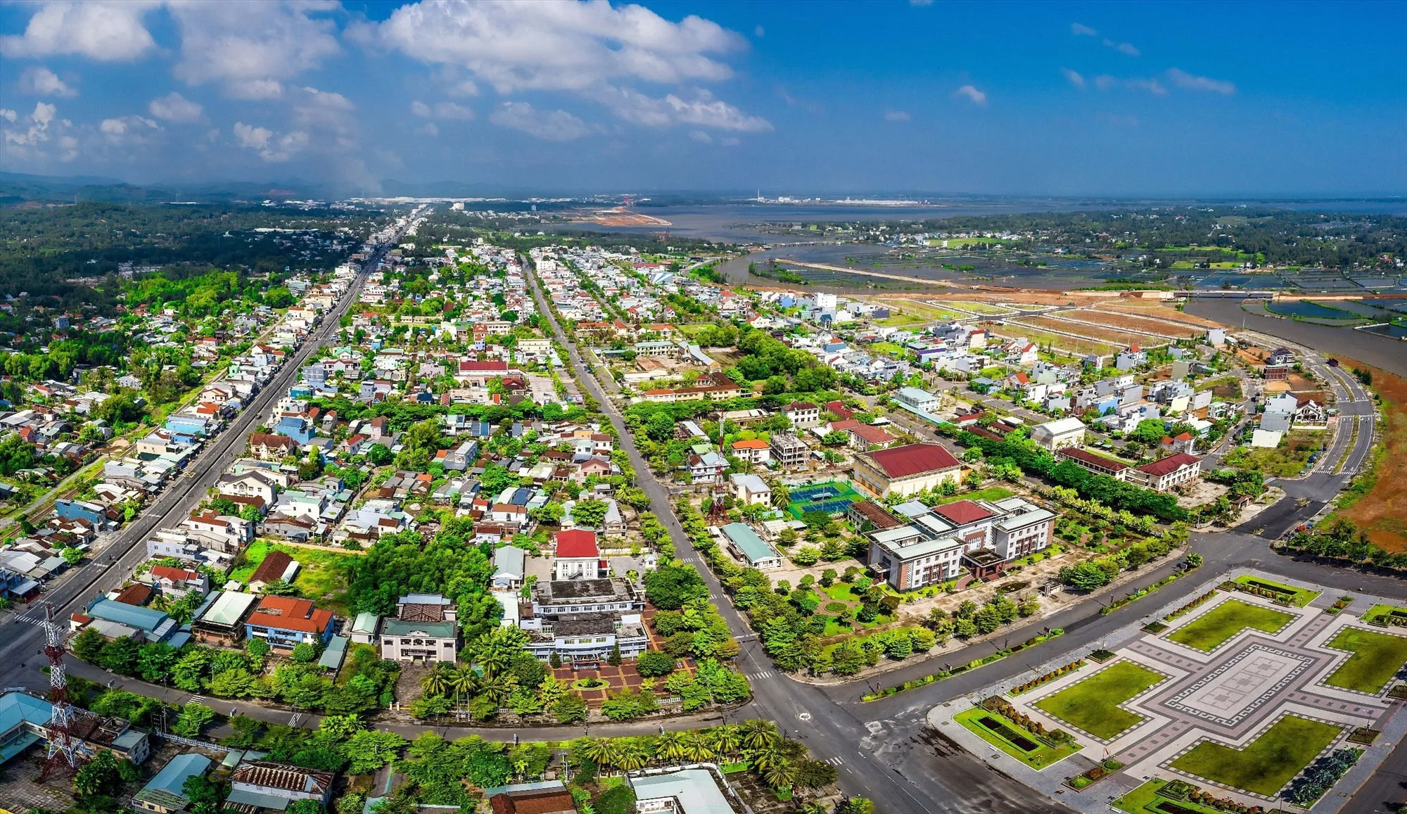 Bất động sản khu dân cư, khu đô thị, nhà ở thương mại, dịch vụ