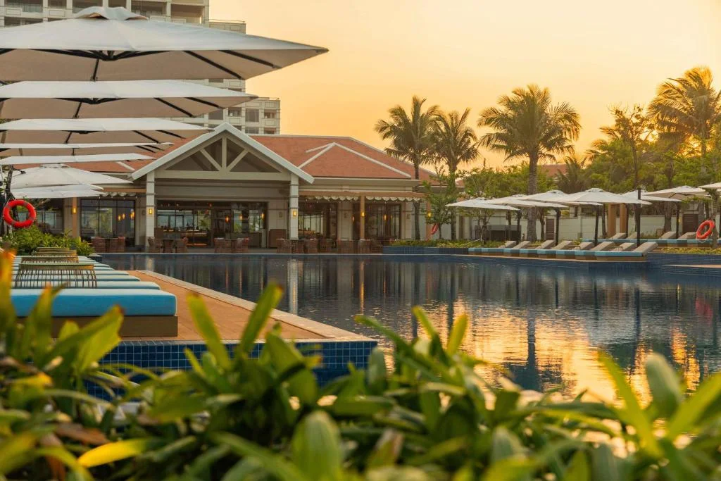 Bất động sản nghỉ dưỡng, thương mại dịch vụ
